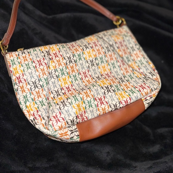 Fossil Brown Shoulder Bag with Classic Leather Accents - Picture 4 of 8